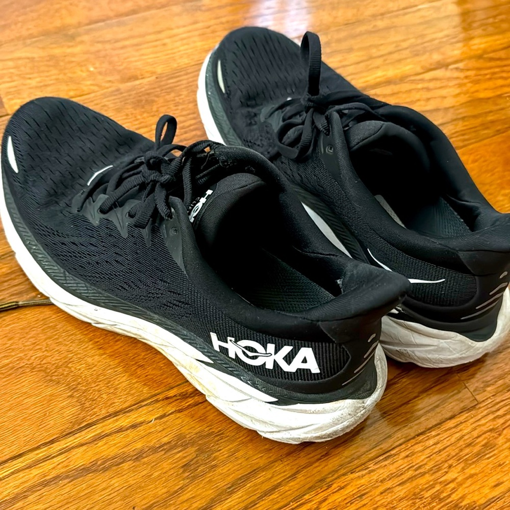 Hoka Clifton 8 sneakers size 7
